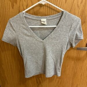 Wild Fable Women's Gray V-Neck Top